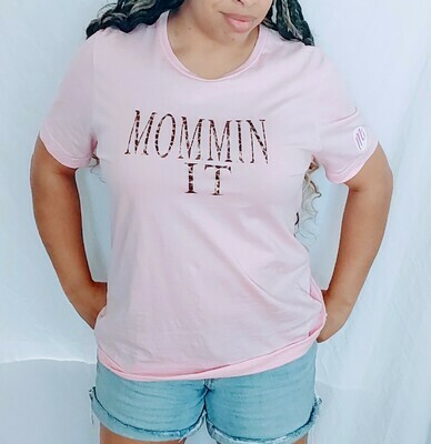 MomminIt cheetah t-shirt
