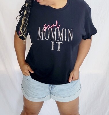 Girl MomminIt t-shirt