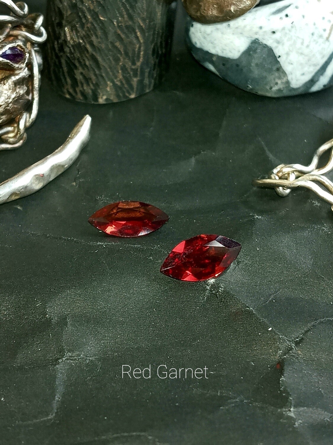 Red Garnet 10x5mm