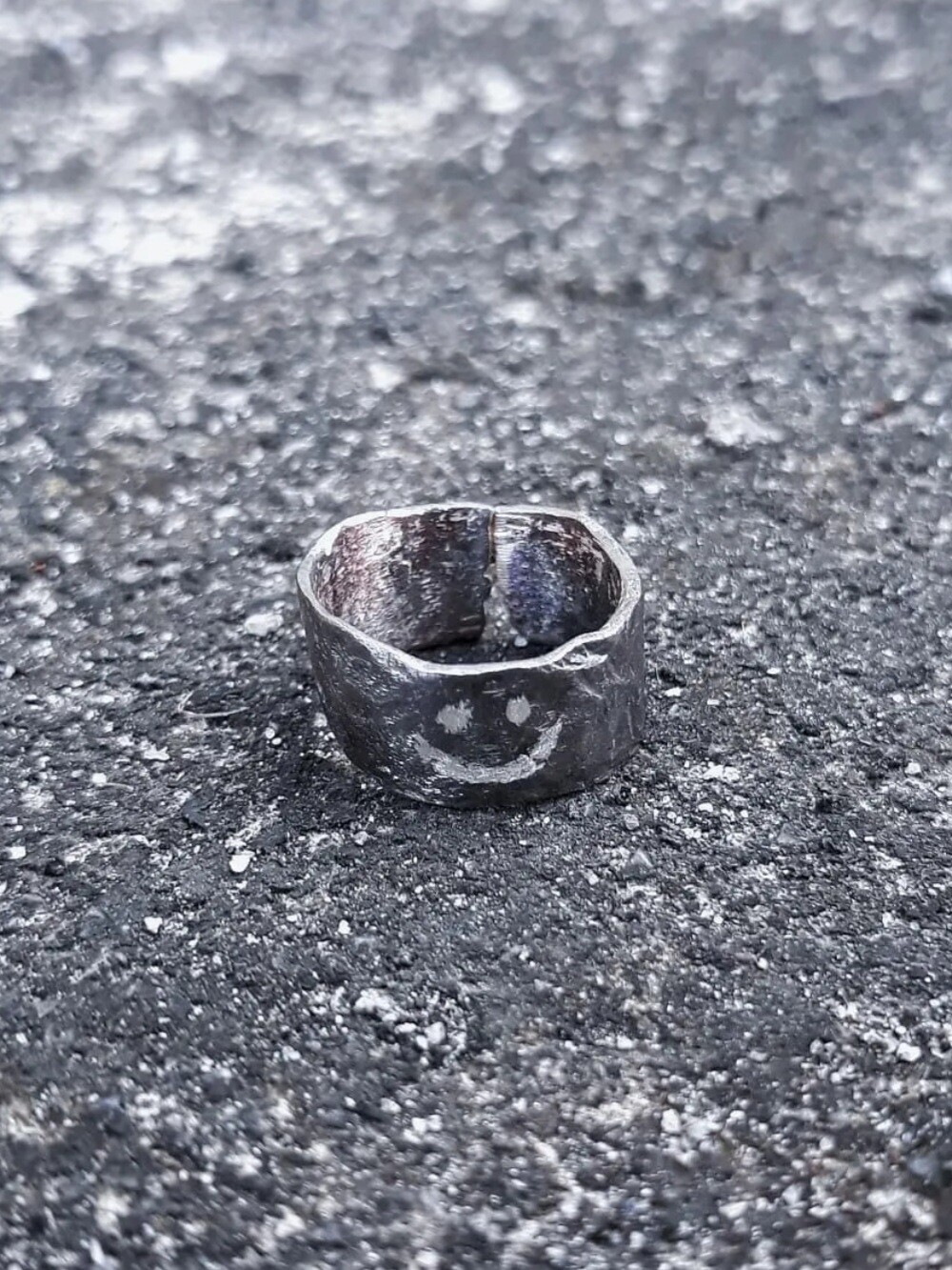 khlo_ose smiley ring