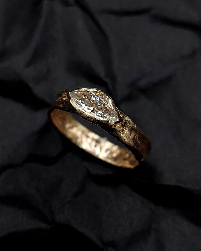 14K GOLD FRACTURED RING