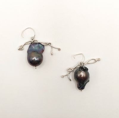 Black Pearl Earring Set