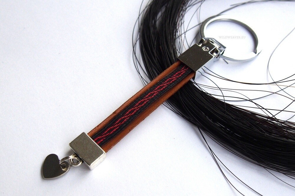 Leather and horsehair keychain, pattern 