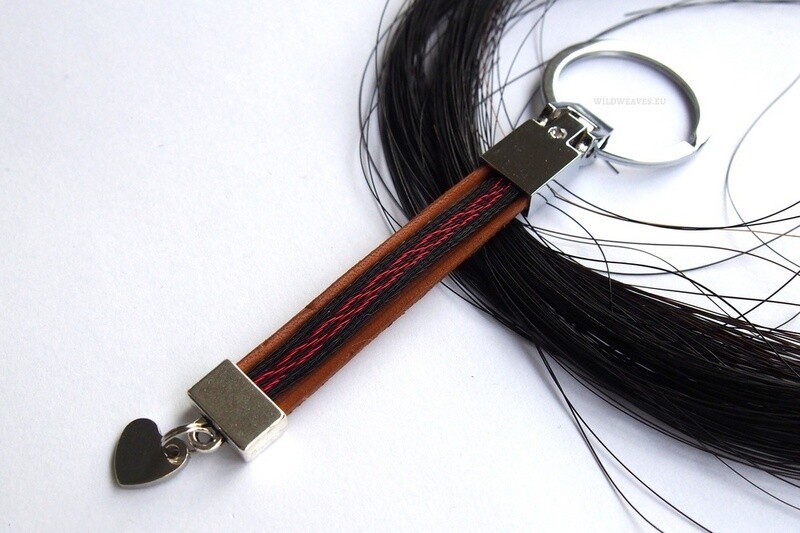 Leather and horsehair keychain, pattern 