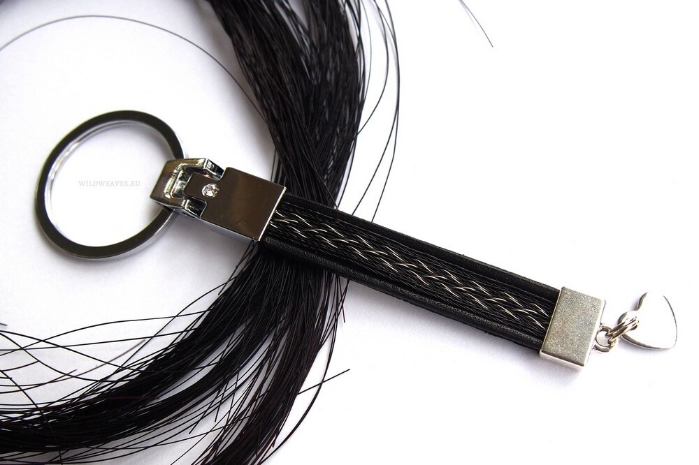 Leather and horsehair keychain, pattern 