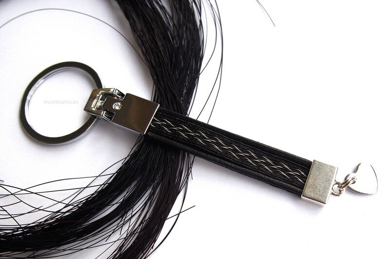 Leather and horsehair keychain, pattern 