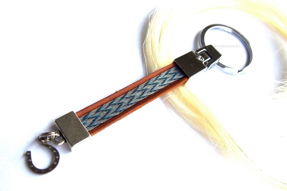 Leather and horsehair keychain, pattern 