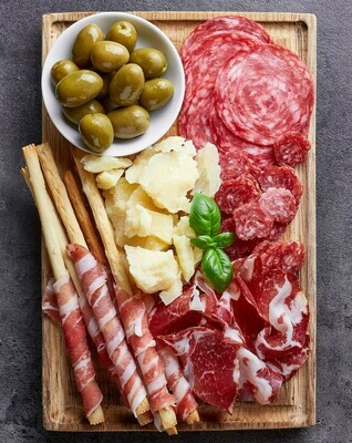 ULTIMATE ANTIPASTO SELECTION BOX (8 items) ULTIMATE ANTIPASTO SELECTION BOX (8 items)