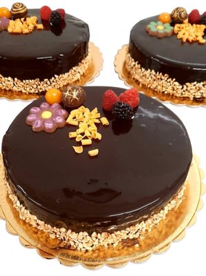 Frozen Cakes and Desserts