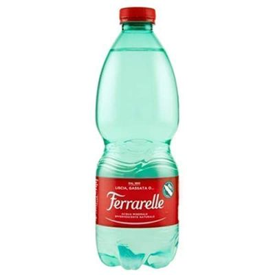 Ferrarelle Naturally Sparkling Mineral Water Plastic Bottles – 24 x 500ml (Italian Sparkling Water)