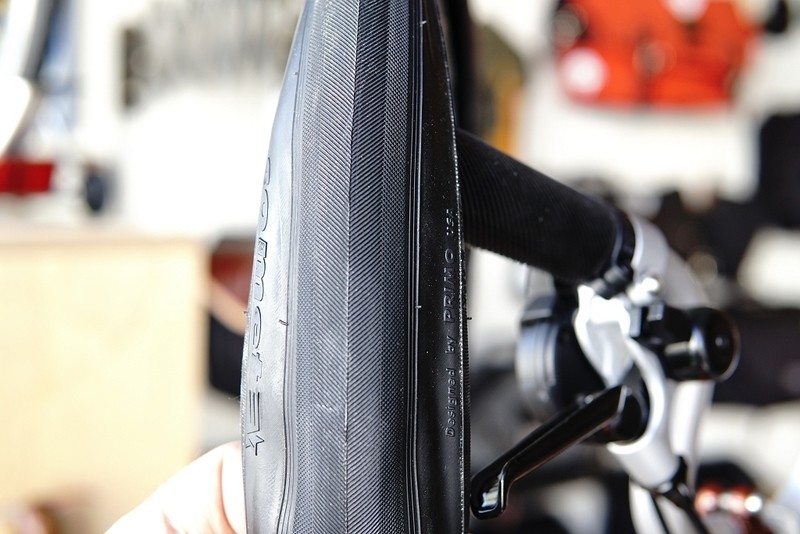 Primo Comet 37 (33) - 349 / 16 x 1 3/8" Skin wall all black tyre for Brompton bikes