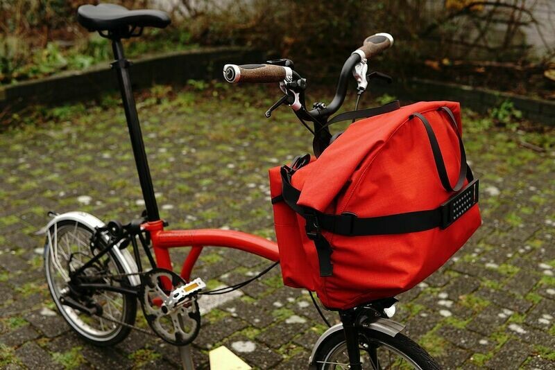 Radical Design waterproof Roll top bag, color: Red