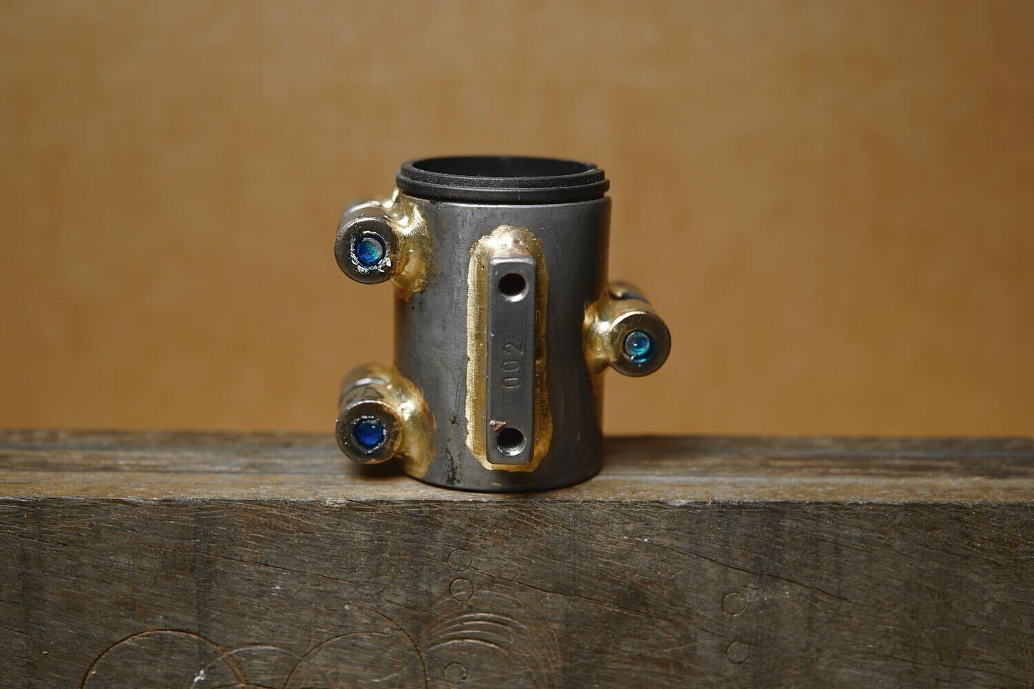 Eerder metaal #Headtubehugger luggage adapter with 3 bolts and Raw bronze fillets
