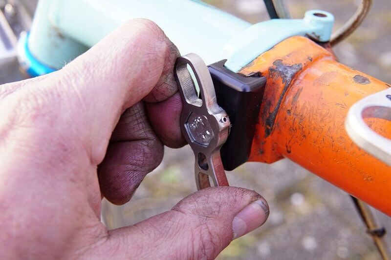 Eerder hinge clamp levers Drillium Asymetric design