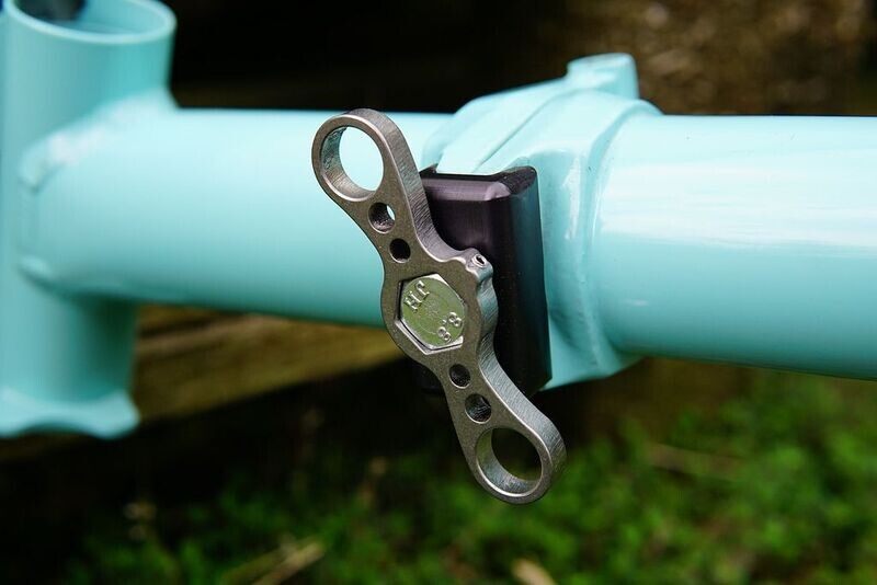 Eerder hinge clamp levers Drillium symmetric design