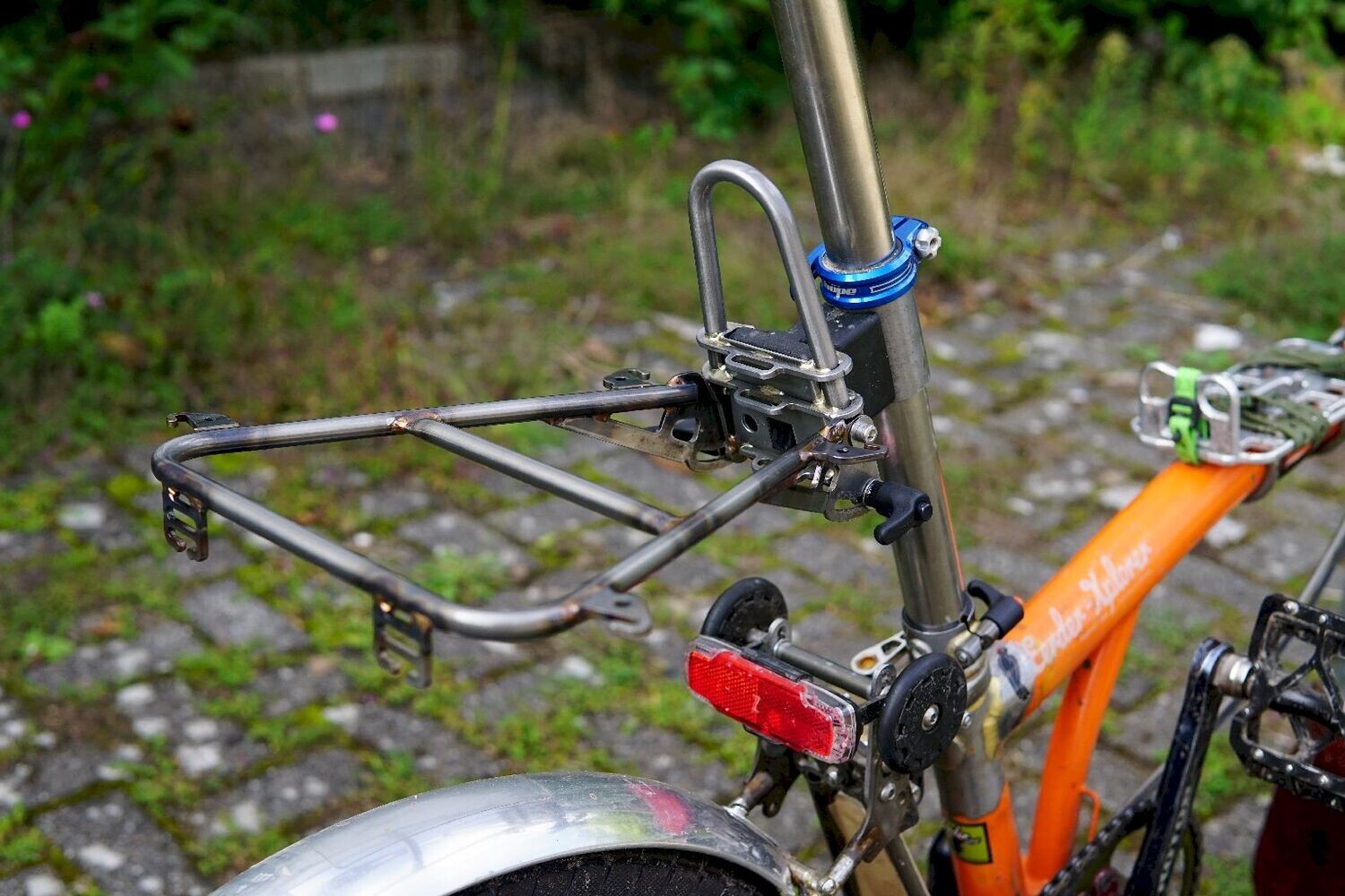 Eerder metaal #Tombstone rack for Brompton carrier block