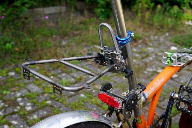 Eerder metaal #Tombstonerack MK3 fits the Brompton front carrier block and Full metal Bracket