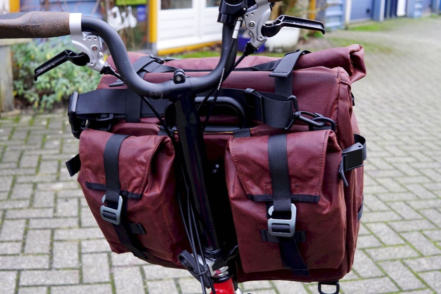 Eerder Xplorer front bag MK3 fits the Brompton front carrier block 