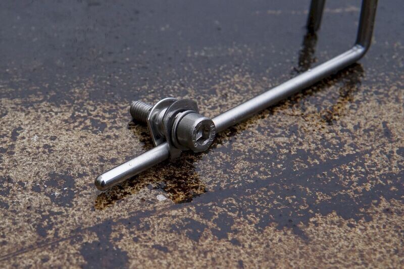 Eerder metaal Chain hook 'righty' for derailleur gears on a Brompton