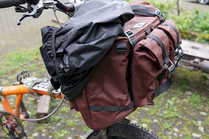 Radical universal rain cover, for all full size Brompton bags and the Fahrer basket
