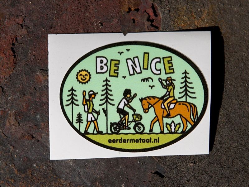 Eerder metaal #BE NICE sticker Pastel green