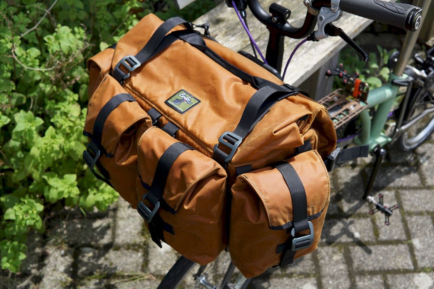 アクセサリー *EERDER AL* xplorer front bag EERDER METAAL* xplorer front bag (black) - BLUE LUG GLOBAL
