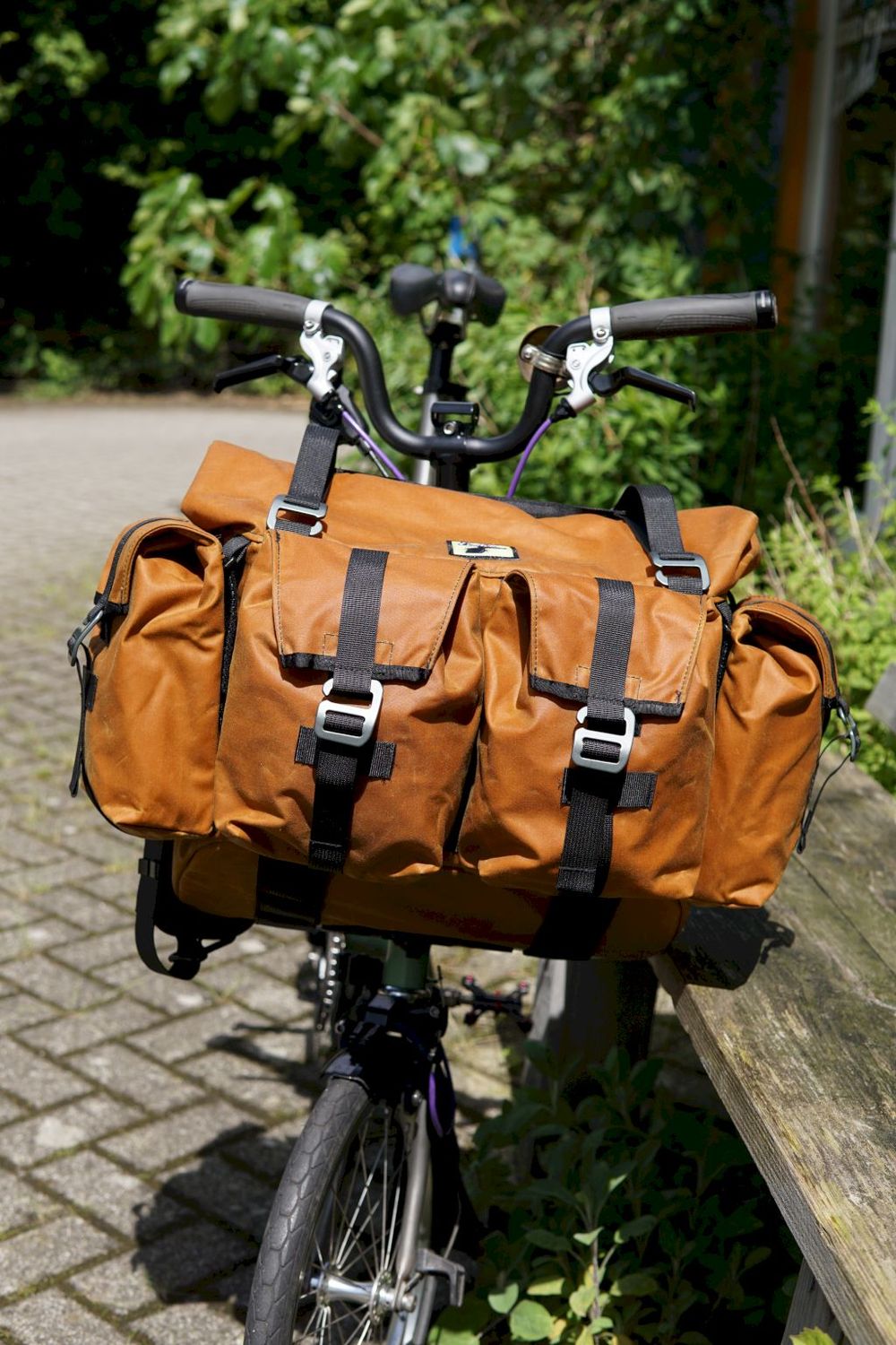 Eerder Xplorer front bag MK3 color Peanut, fits the Brompton front carrier block