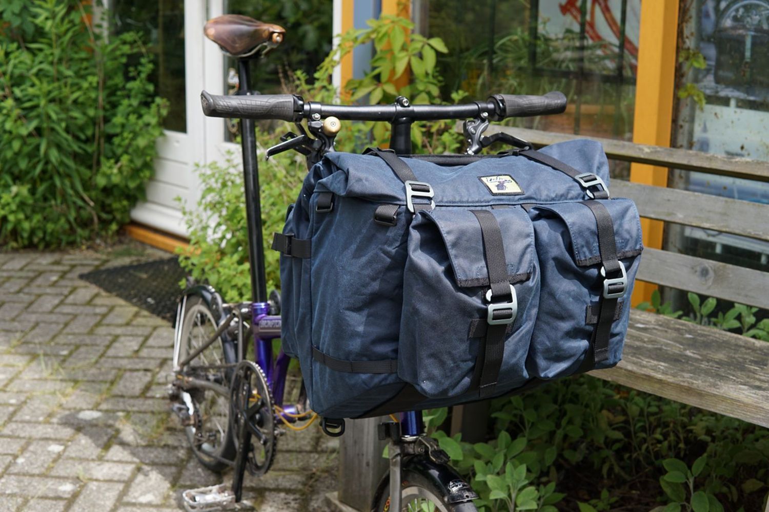 Eerder Xplorer front bag MK3 fits the Brompton front carrier block