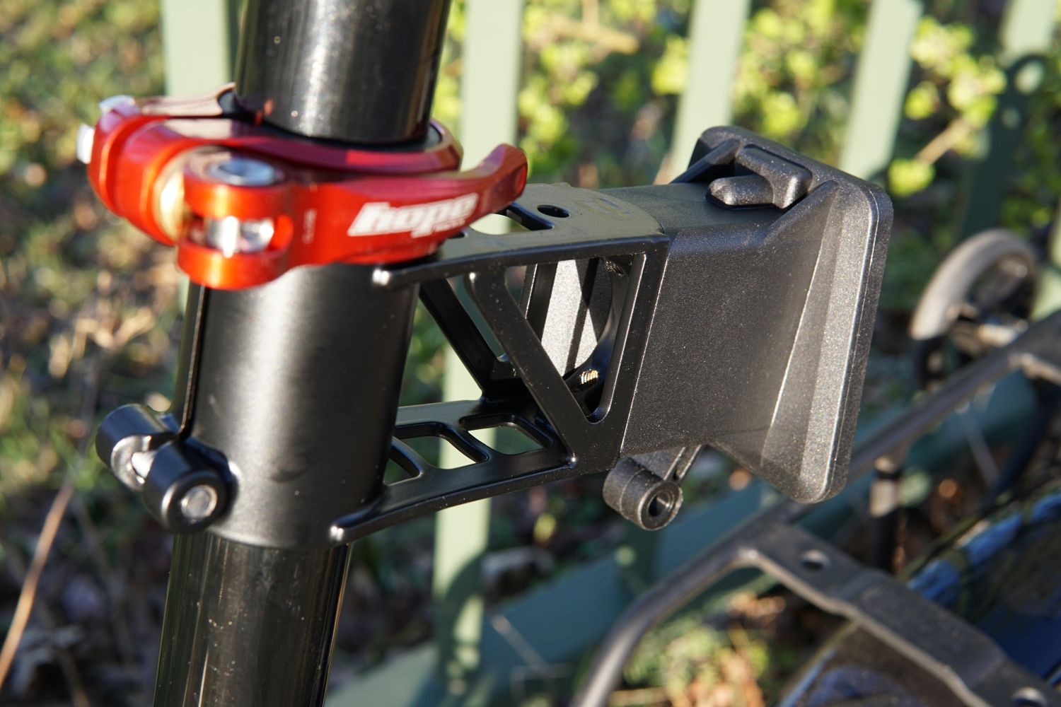 Eerder metaal Model 4.3 #Seatposthugger (Hope QR clamp has to be ordered separately)