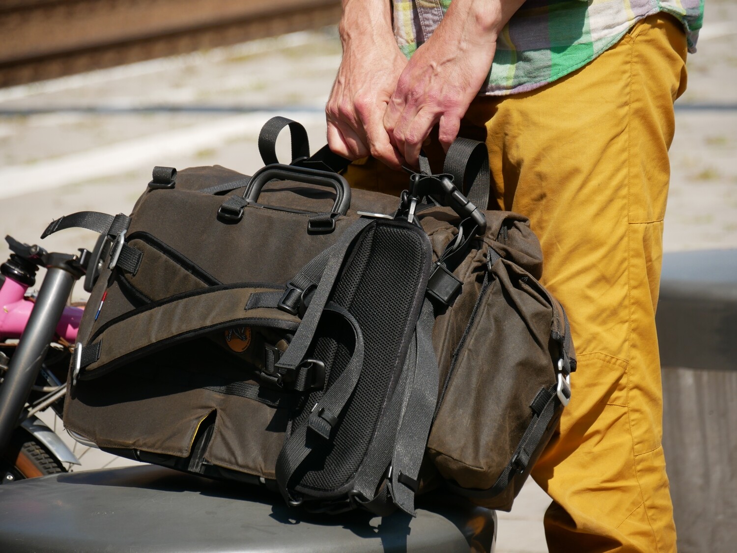 アクセサリー *EERDER AL* xplorer front bag EERDER METAAL* xplorer front bag (black) - BLUE LUG GLOBAL ONLINE