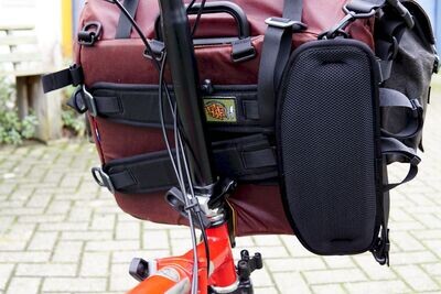 Eerder Xplorer front bag MK3 fits the Brompton front carrier block
