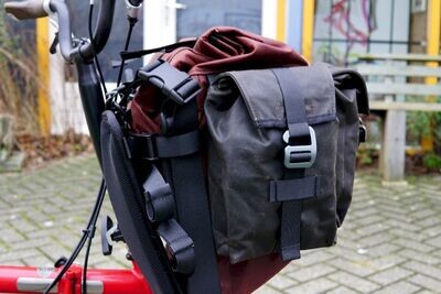 Eerder Xplorer front bag MK3 fits the Brompton front carrier block