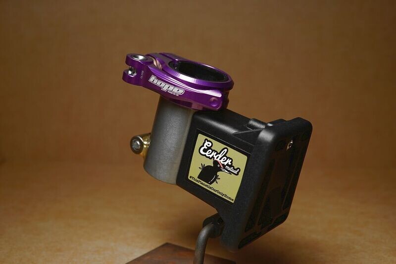 Eerder metaal #Seatposthugger Model XS Mk2 luggage adapter with Hope Quick release