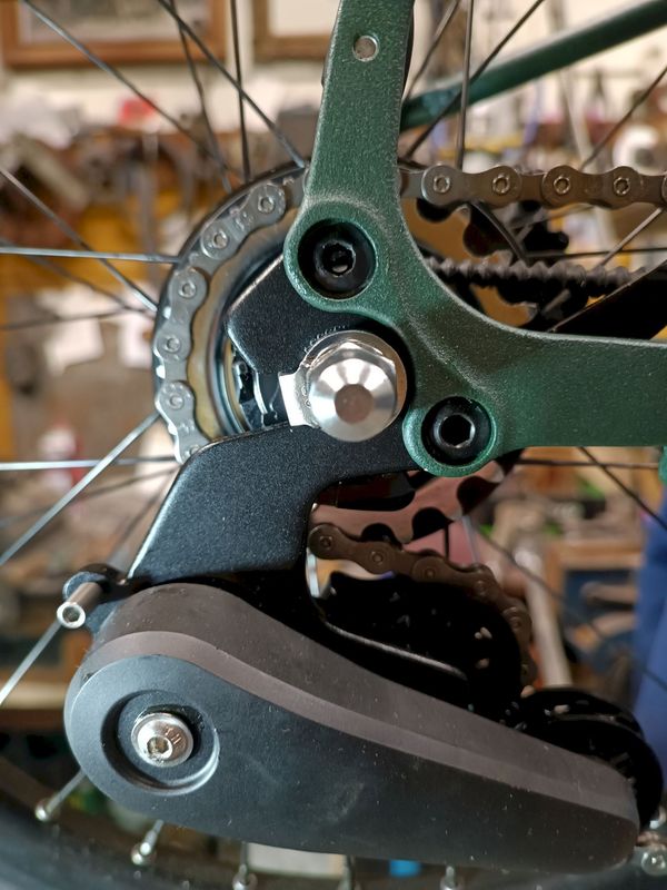 replacement Dropout bolts and nuts, black steel set of 4 for Brompton G line