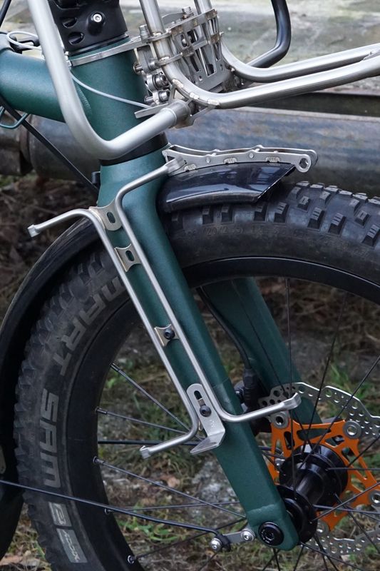 Eerder metaal Full metal Cage aka iRack for one Xplorer pocket on Brompton G line fork leg