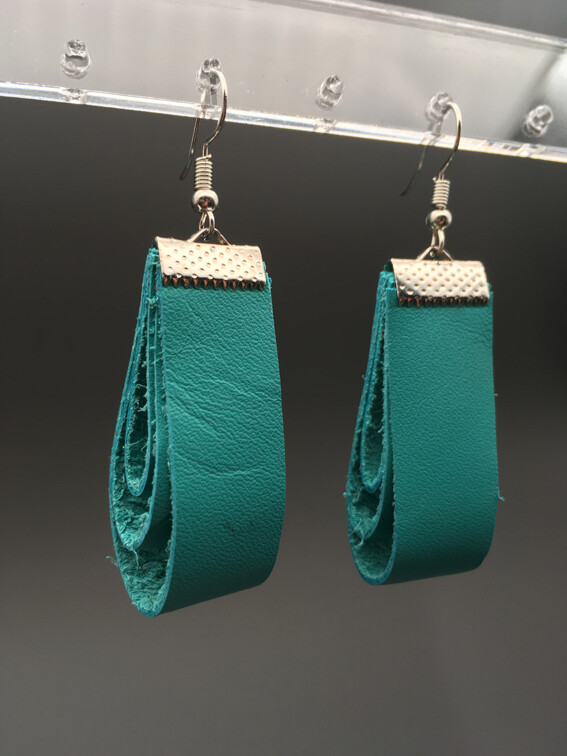 Teardrop earrings