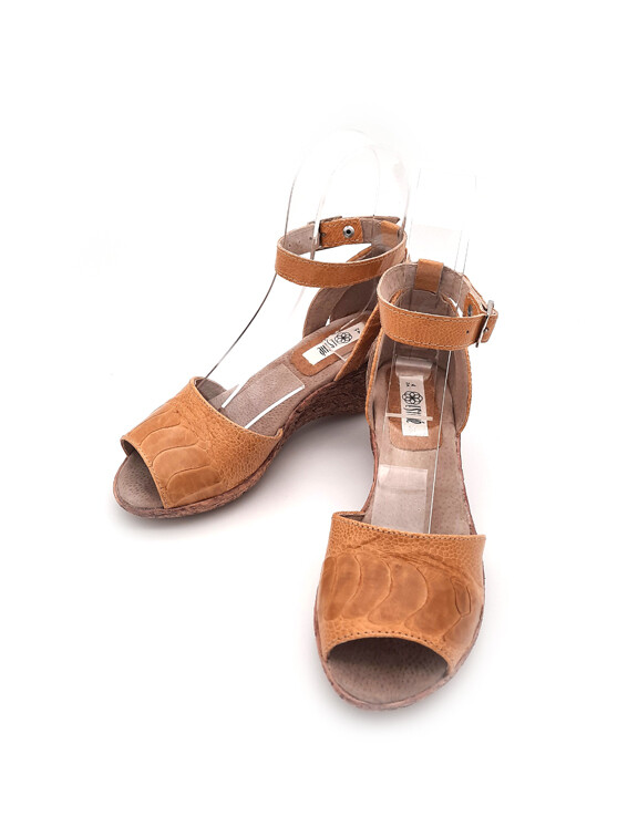 Roman Wedge