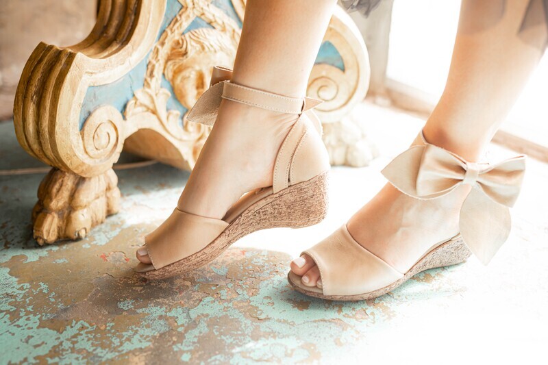 Court Shoe Wedge - Peep toe - Hazelnut