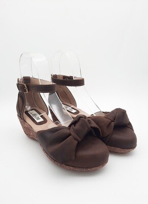 Bestie Brown Court Wedge - Bow