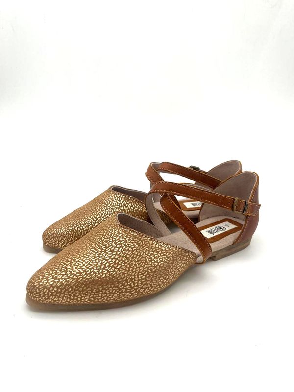 V Flat Cross_Almond Reptil &amp; Toffee