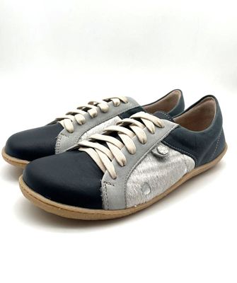 Barefoot Skaamrosie: Navy &amp; Sliver Nguni