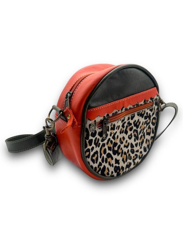 Leather Circle Bag: Complemented coral colourway