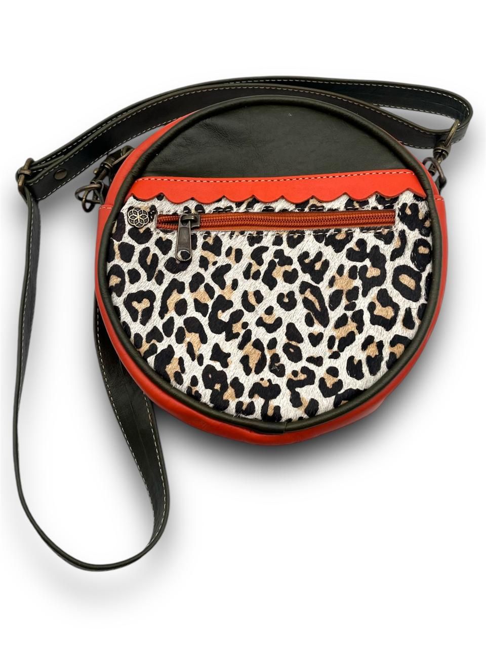 Leather Circle Bag: Complemented coral colourway