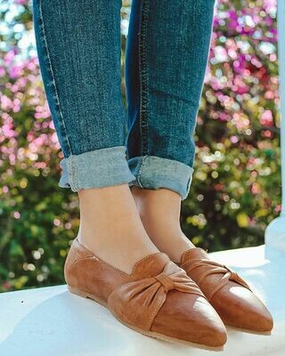 Side Bow Pumps