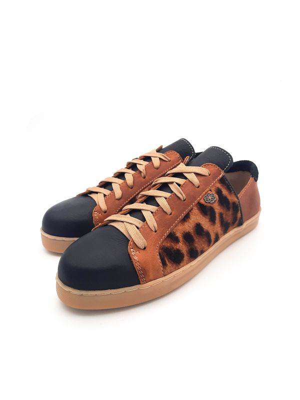 Skaamrosie Sneaker: Black Toffee Leopard