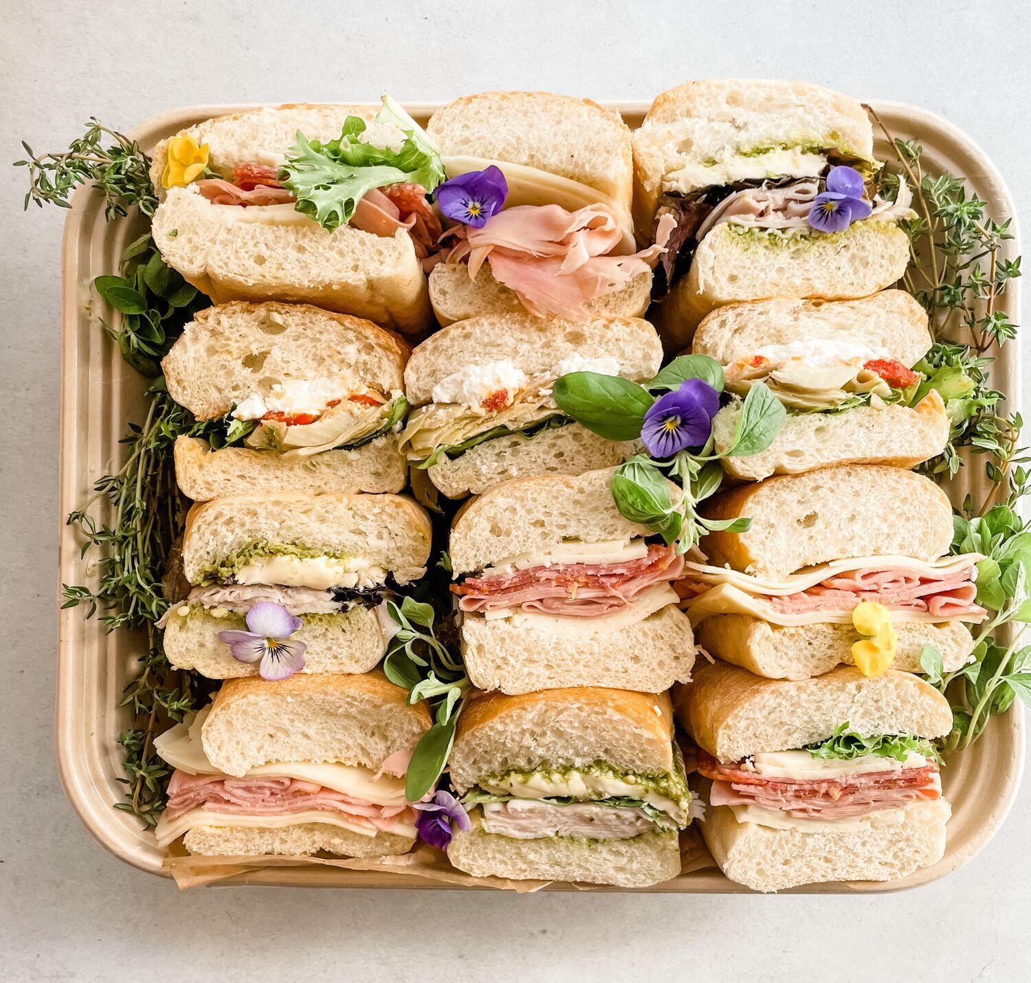 Picnic sandwich box