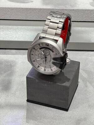 Часы Diesel
