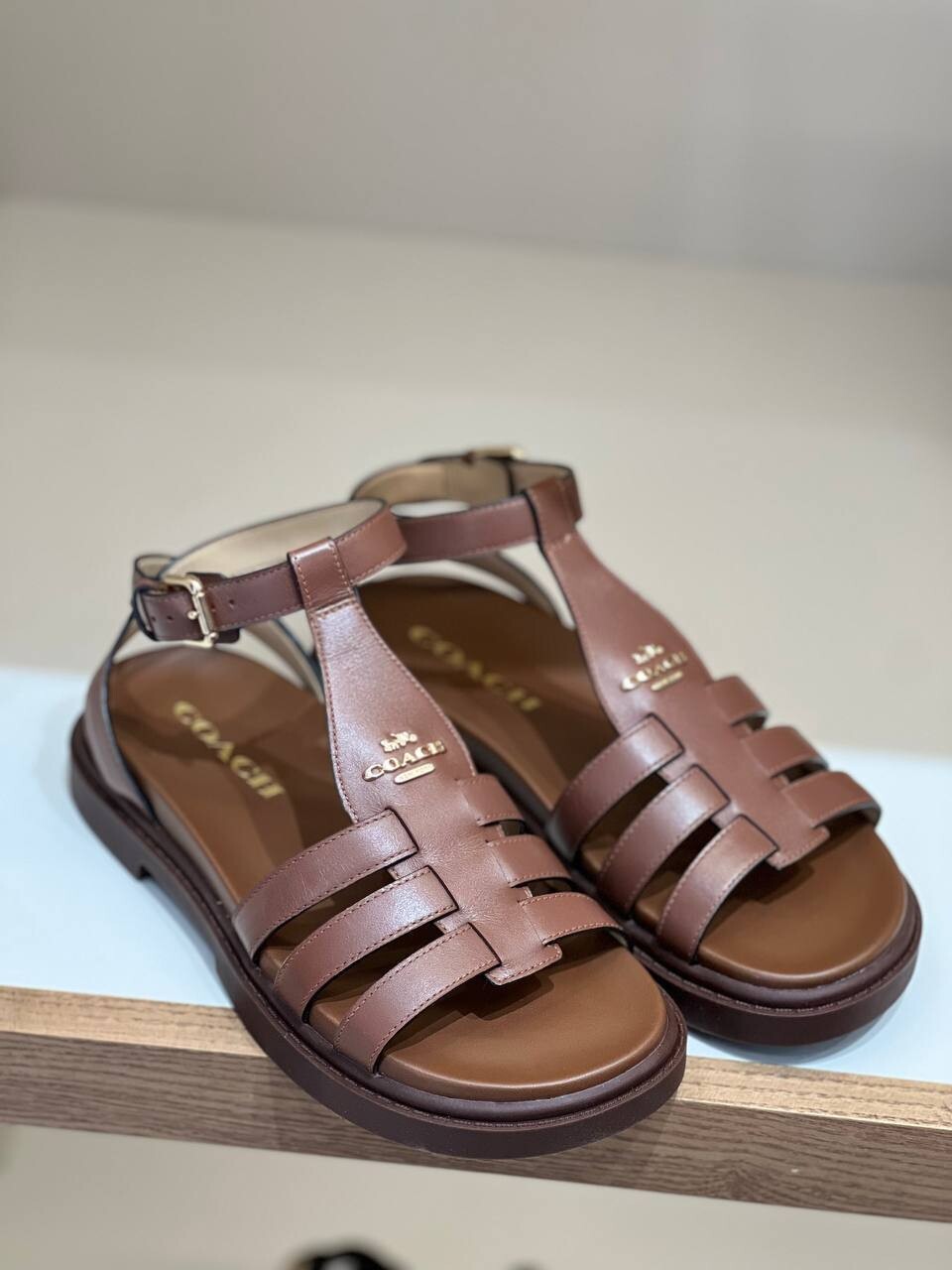 Сандалии Coach