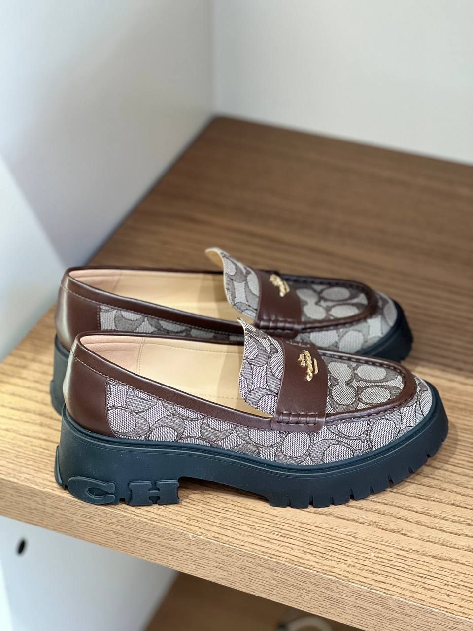 Лоферы Coach