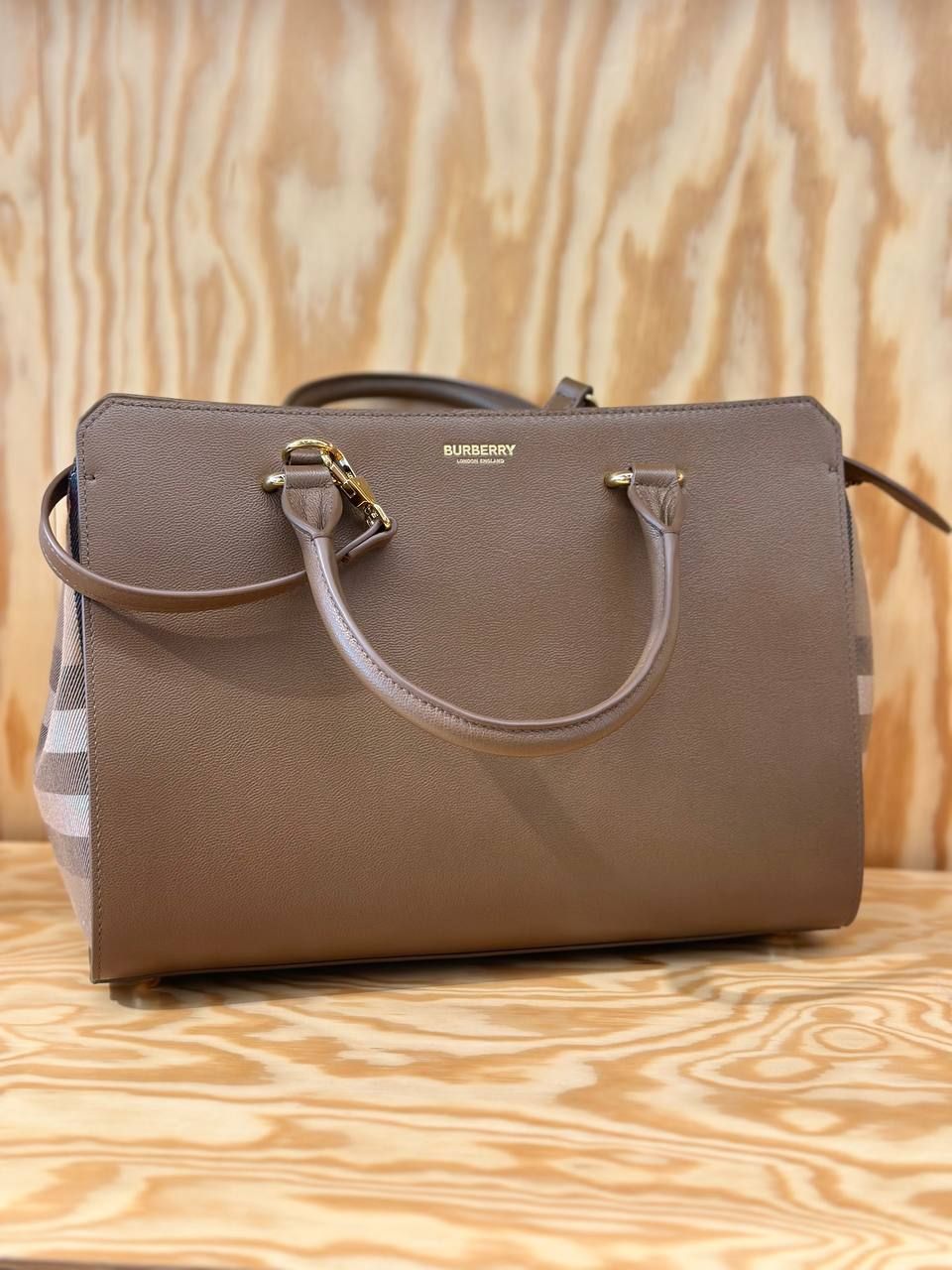 Сумка Burberry medium size